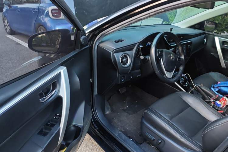 Used Toyota Levin 2017 Revised Dual-Engine 1.8H V E-CVT Luxury Edition China V Standard Driver Seat