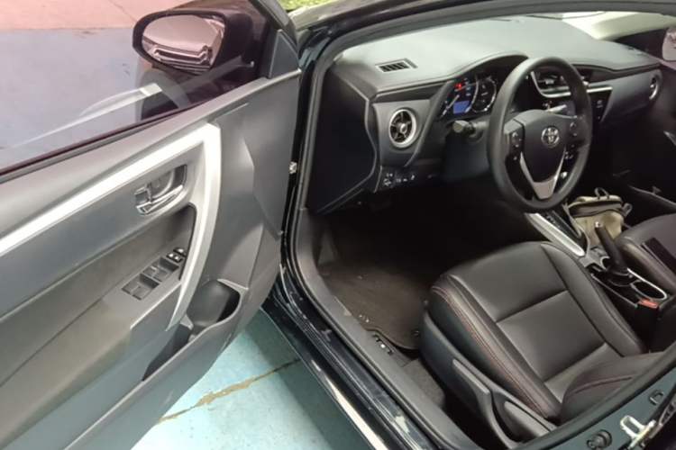 Used Toyota Levin 2017 Revised 185T CVT Elite Edition China V Standard Driver Seat