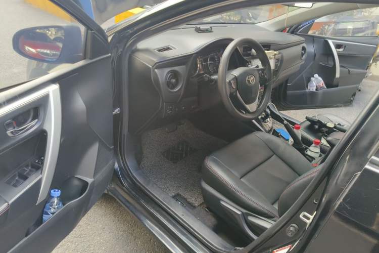 Used Toyota Levin 2017 Revised Dual-Engine 1.8H GS E-CVT Elite Sunroof Version China VI Standard Driver Seat