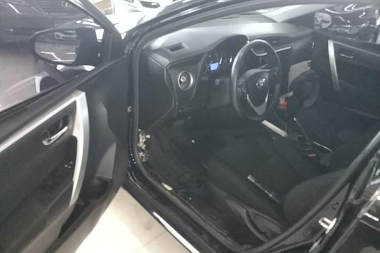 Used Toyota Levin 2017 Revised 185T CVT Elite Edition China V Standard Driver Seat