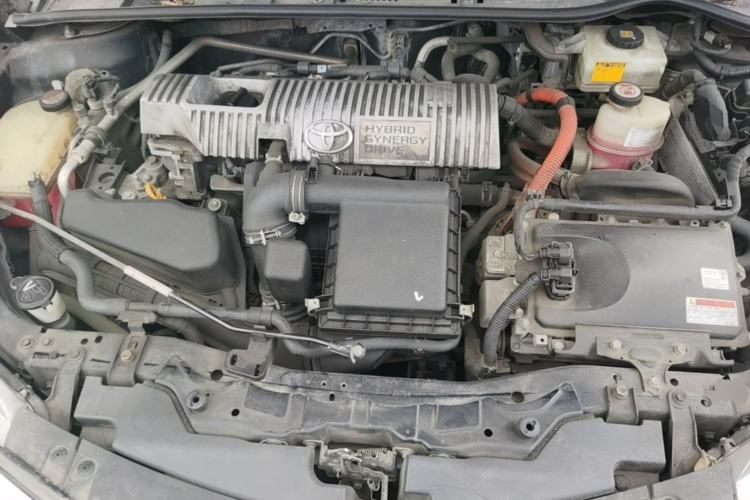 Used Toyota Levin 2017 Revised Dual-Engine 1.8H GS E-CVT Elite Sunroof Version China V Standard Engine Bay