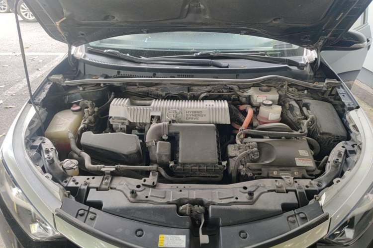 Used Toyota Levin 2017 Revised Dual-Engine 1.8H GS E-CVT Elite Sunroof Version China V Standard Engine Bay