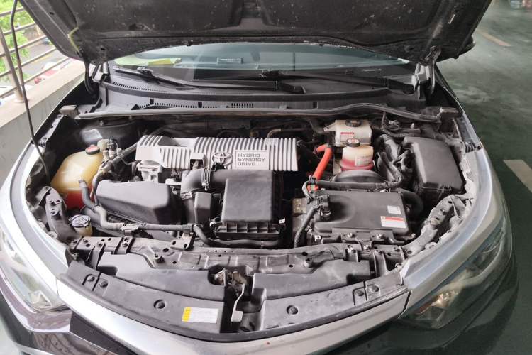 Used Toyota Levin 2017 Revised Dual-Engine 1.8H GS E-CVT Elite Sunroof Version China V Standard Engine Bay