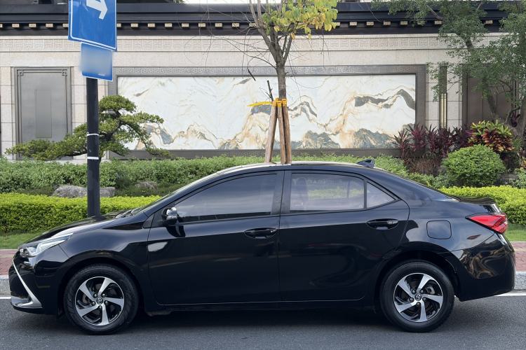 Used Toyota Levin 2017 Revised Dual-Engine 1.8H GS E-CVT Elite Sunroof Version China V Standard Exterior 3