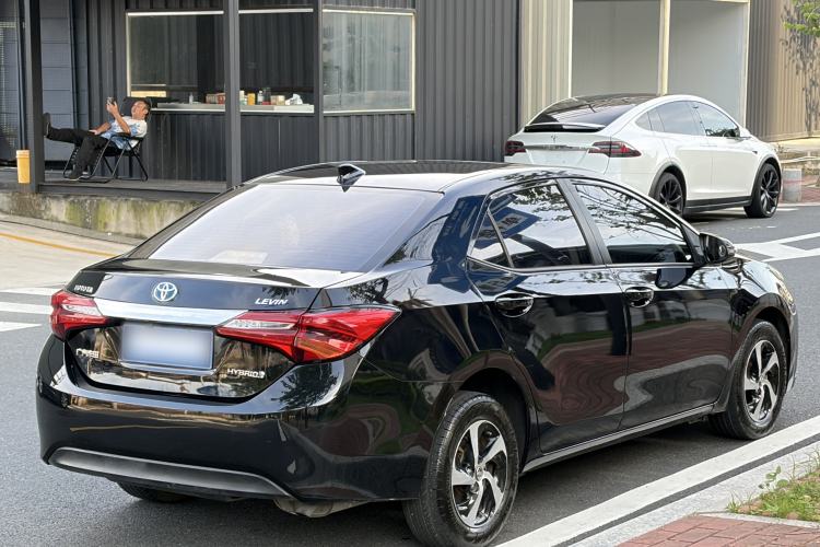 Used Toyota Levin 2017 Revised Dual-Engine 1.8H GS E-CVT Elite Sunroof Version China V Standard Exterior 5