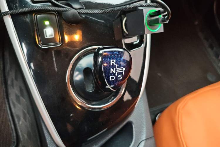 Used Toyota Levin 2017 Revised Dual-Engine 1.8H GS E-CVT Elite Sunroof Version China V Standard Gear Lever