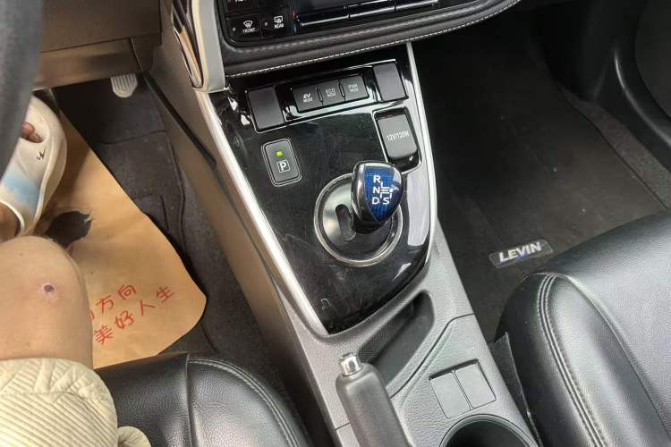 Used Toyota Levin 2017 Revised Dual-Engine 1.8H GS E-CVT Elite Sunroof Version China V Standard Gear Lever