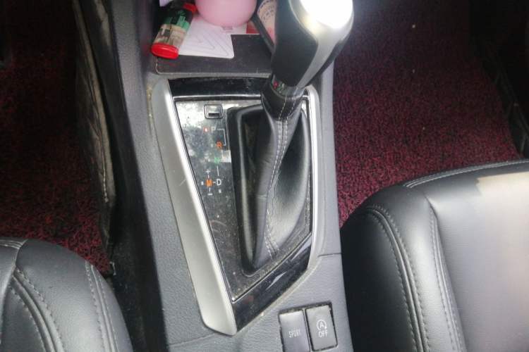Used Toyota Levin 2017 Revised Version 185T CVT Elite Edition China VI Standard Gear Lever