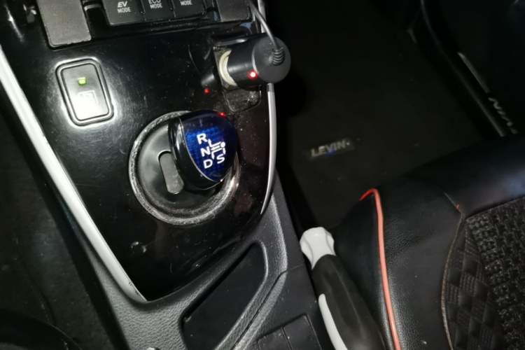 Used Toyota Levin 2017 Revised Dual-Engine 1.8H GS E-CVT Elite Sunroof Version China V Standard Gear Lever