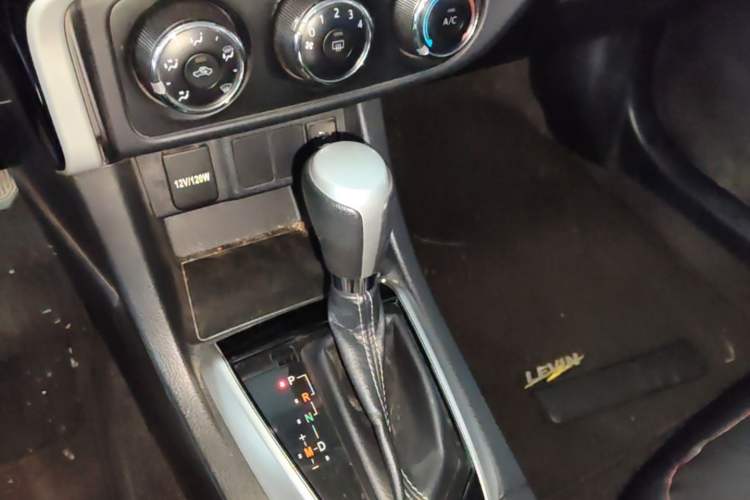 Used Toyota Levin 2017 Revised 185T CVT Elite Edition China V Standard Gear Lever
