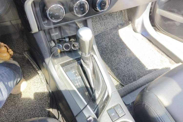 Used Toyota Levin 2017 Revised 185T CVT Elite Edition China V Standard Gear Lever