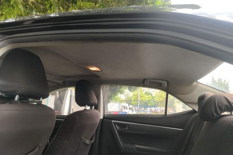 Used Toyota Levin 2017 Revised Dual-Engine 1.8H GS E-CVT Elite Sunroof Version China V Standard Headliner