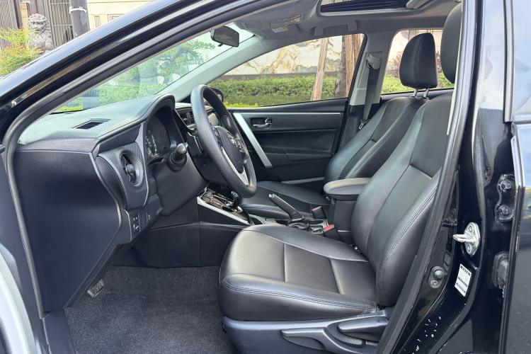 Used Toyota Levin 2017 Revised Dual-Engine 1.8H GS E-CVT Elite Sunroof Version China V Standard Interior 3