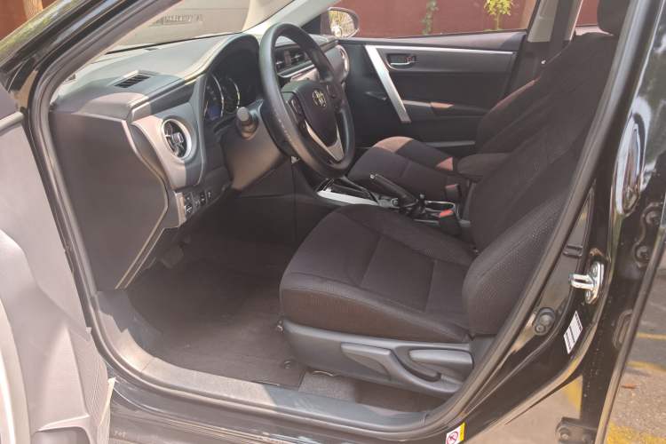 Used Toyota Levin 2017 Revised Version 185T CVT Elite Edition China VI Standard Interior 3