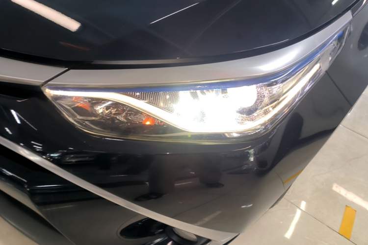 Used Toyota Levin 2017 Revised Dual-Engine 1.8H GS E-CVT Elite Sunroof Version China V Standard Left Front Headlight