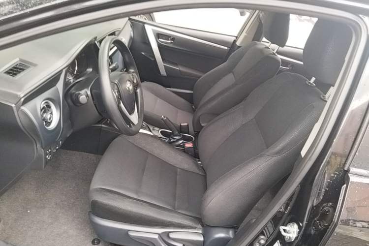 Used Toyota Levin 2017 Revised 185T CVT Elite Edition China V Standard Left Front Seat