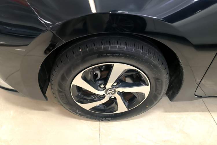 Used Toyota Levin 2017 Revised Dual-Engine 1.8H GS E-CVT Elite Sunroof Version China V Standard Left Front Wheel Hub