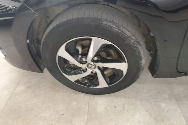 Used Toyota Levin 2017 Revised 185T CVT Elite Edition China V Standard Left Front Wheel Hub