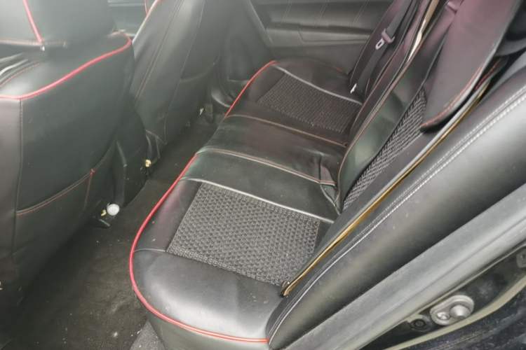 Used Toyota Levin 2017 Revised Dual-Engine 1.8H GS E-CVT Elite Sunroof Version China V Standard Left Rear Seat