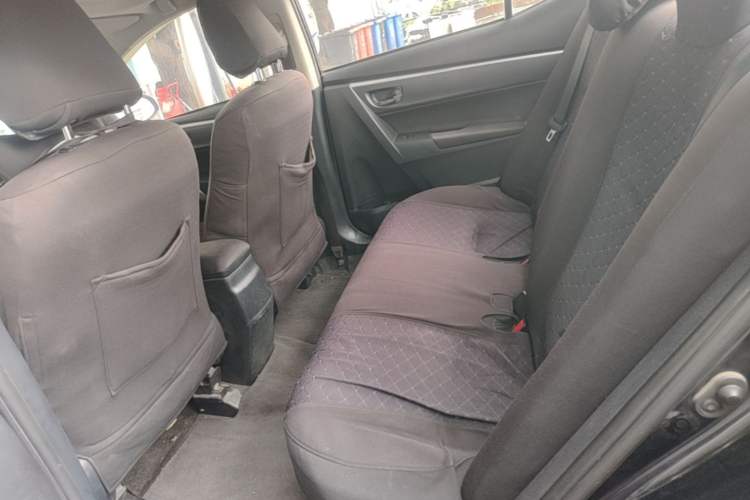 Used Toyota Levin 2017 Revised Dual-Engine 1.8H GS E-CVT Elite Sunroof Version China V Standard Left Rear Seat
