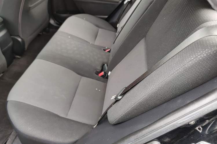 Used Toyota Levin 2017 Revised 185T CVT Elite Edition China V Standard Left Rear Seat