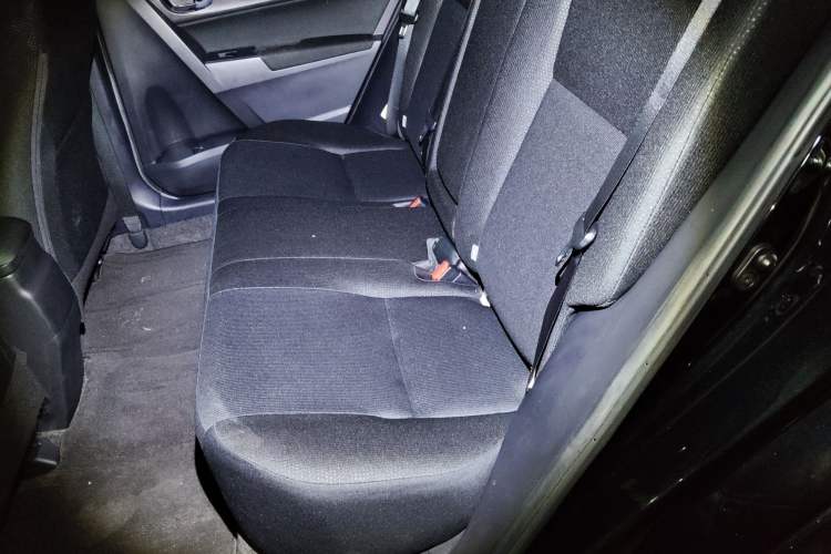 Used Toyota Levin 2017 Revised 185T CVT Elite Edition China V Standard Left Rear Seat