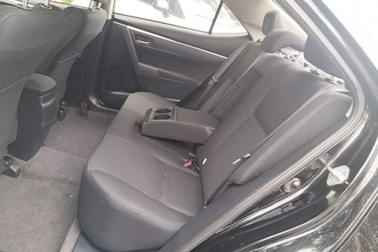Used Toyota Levin 2017 Revised 185T CVT Elite Edition China V Standard Left Rear Seat