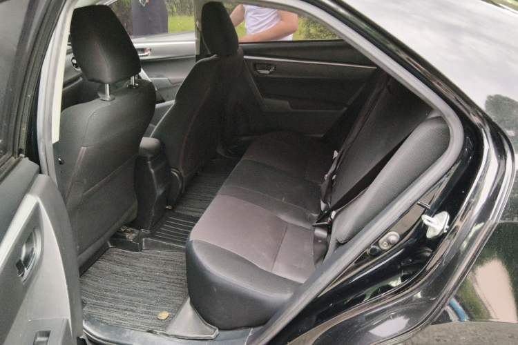 Used Toyota Levin 2017 Revised 185T CVT Elite Edition China V Standard Left Rear Seat