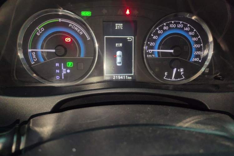 Used Toyota Levin 2017 Revised Dual-Engine 1.8H GS E-CVT Elite Sunroof Version China V Standard Odometer Close Up