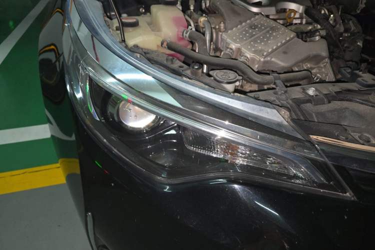 Used Toyota Levin 2017 Revised Version 185T CVT Elite Edition China VI Standard Right Front Headlight