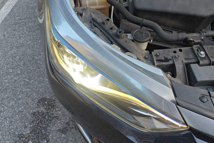 Used Toyota Levin 2017 Revised Dual-Engine 1.8H V E-CVT Luxury Edition China V Standard Right Front Headlight