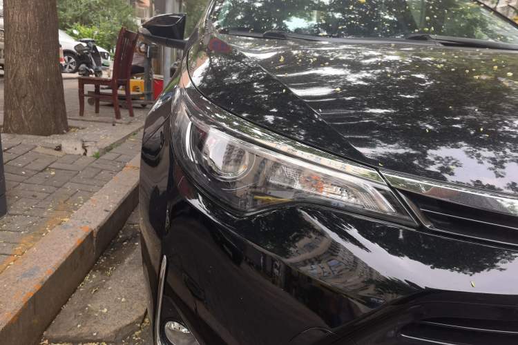 Used Toyota Levin 2017 Revised 185T CVT Elite Edition China V Standard Right Front Headlight