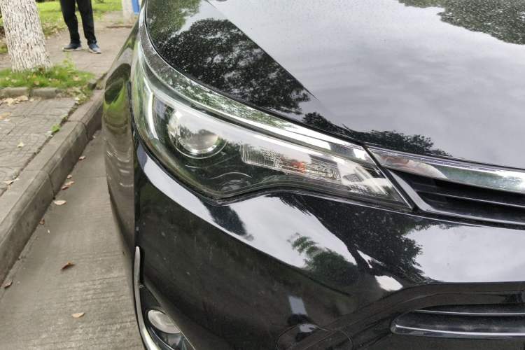 Used Toyota Levin 2017 Revised 185T CVT Elite Edition China V Standard Right Front Headlight