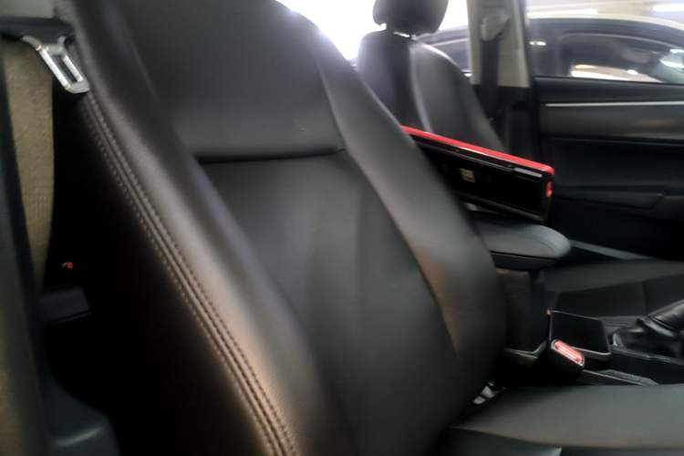 Used Toyota Levin 2017 Revised Dual-Engine 1.8H GS E-CVT Elite Sunroof Version China V Standard Right Front Seat