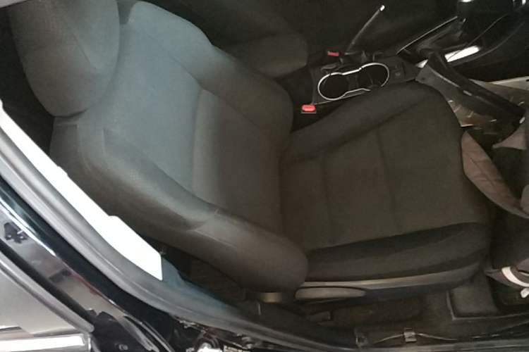 Used Toyota Levin 2017 Revised 185T CVT Elite Edition China V Standard Right Front Seat