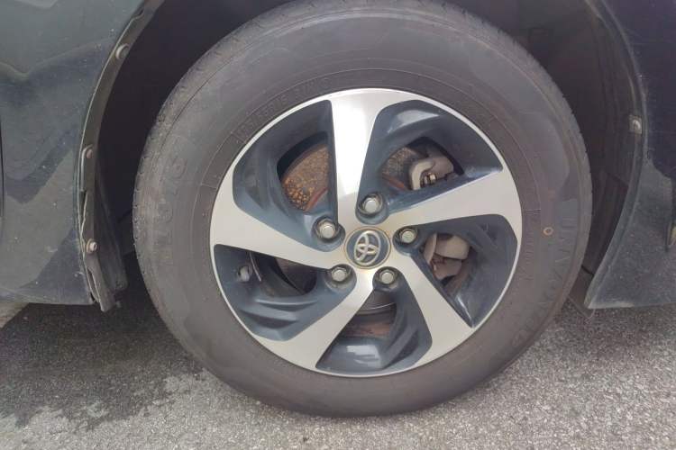 Used Toyota Levin 2017 Revised 185T CVT Elite Edition China V Standard Right Front Wheel Hub