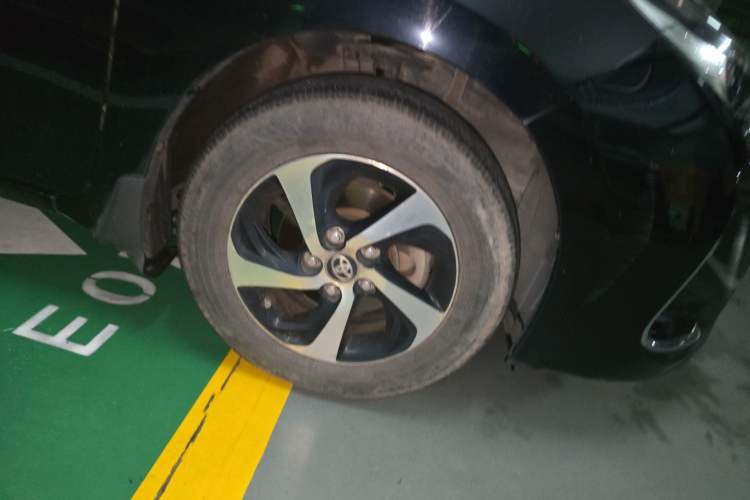 Used Toyota Levin 2017 Revised Version 185T CVT Elite Edition China VI Standard Right Front Wheel Hub