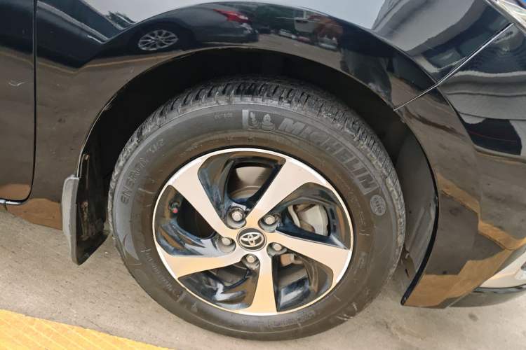 Used Toyota Levin 2017 Revised Dual-Engine 1.8H GS E-CVT Elite Sunroof Version China V Standard Right Front Wheel Hub