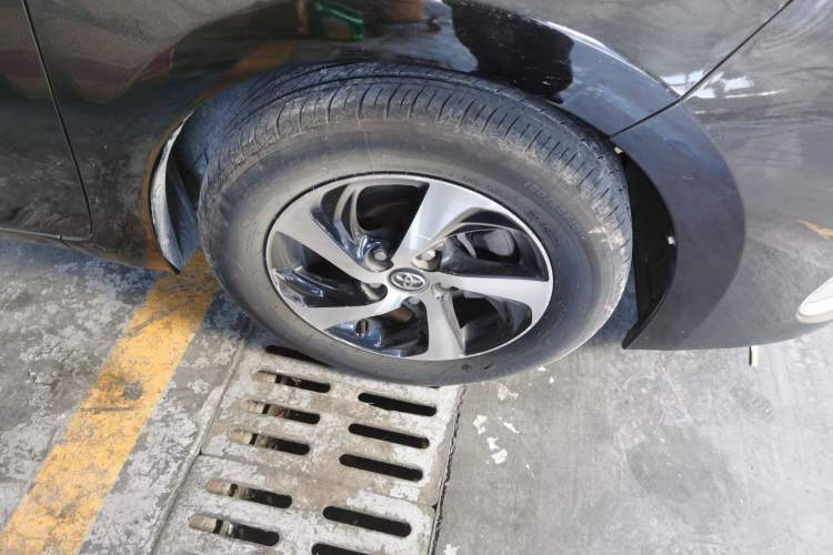 Used Toyota Levin 2017 Revised 185T CVT Elite Edition China V Standard Right Front Wheel Hub