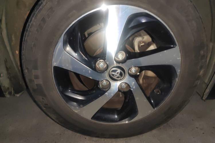 Used Toyota Levin 2017 Revised 185T CVT Elite Edition China V Standard Right Front Wheel Hub