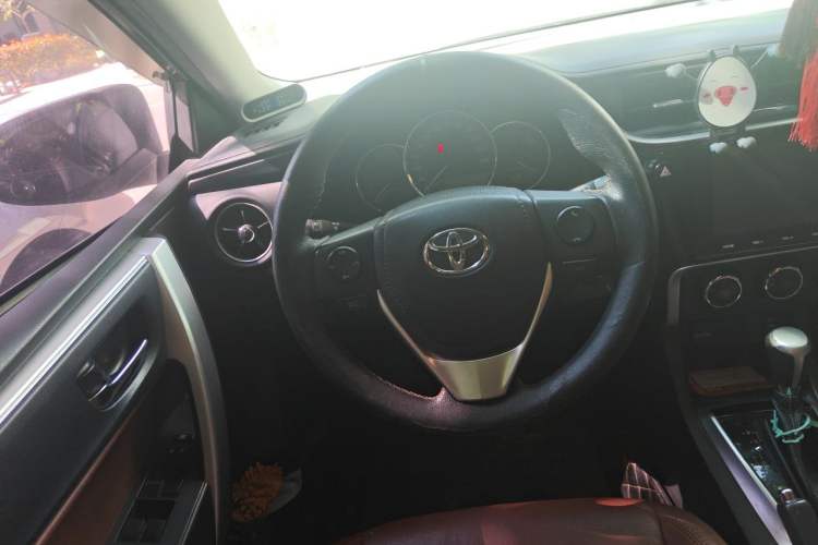 Used Toyota Levin 2017 Revised 185T CVT Elite Edition China V Standard Steering Wheel