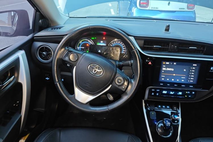 Used Toyota Levin 2017 Revised Dual-Engine 1.8H V E-CVT Luxury Edition China V Standard Steering Wheel