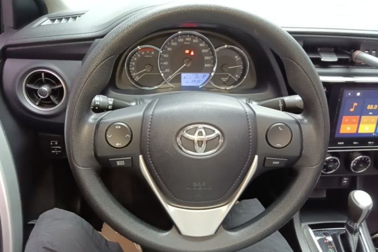 Used Toyota Levin 2017 Revised 185T CVT Elite Edition China V Standard Steering Wheel