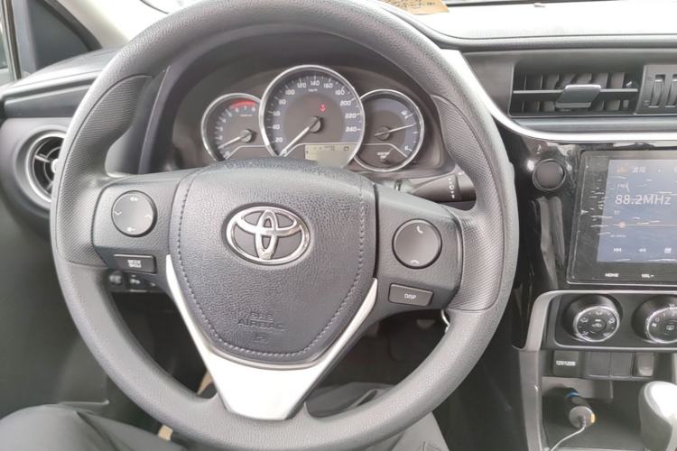 Used Toyota Levin 2017 Revised 185T CVT Elite Edition China V Standard Steering Wheel