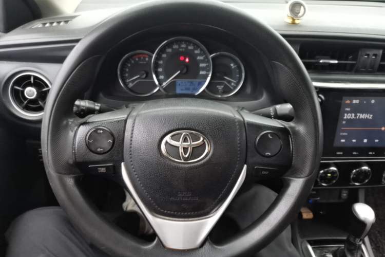 Used Toyota Levin 2017 Revised 185T CVT Elite Edition China V Standard Steering Wheel