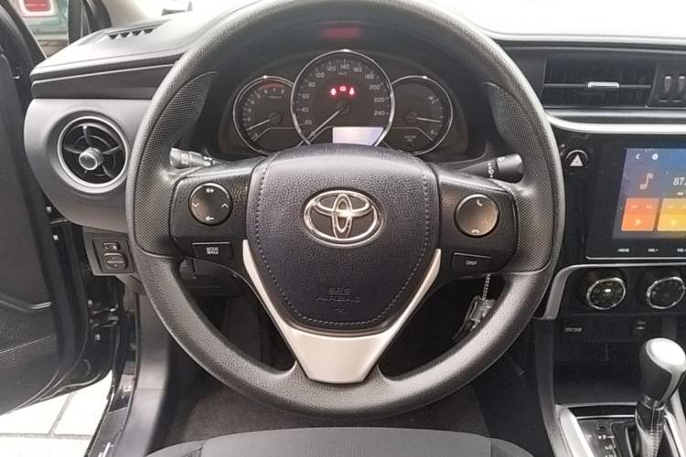 Used Toyota Levin 2017 Revised 185T CVT Elite Edition China V Standard Steering Wheel