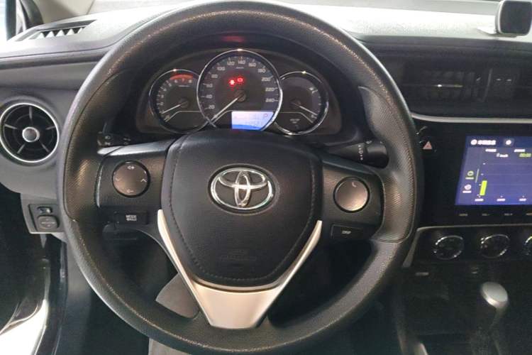Used Toyota Levin 2017 Revised 185T CVT Elite Edition China V Standard Steering Wheel