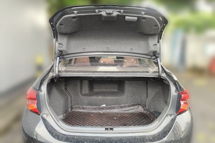 Used Toyota Levin 2017 Revised Dual-Engine 1.8H GS E-CVT Elite Sunroof Version China V Standard Trunk