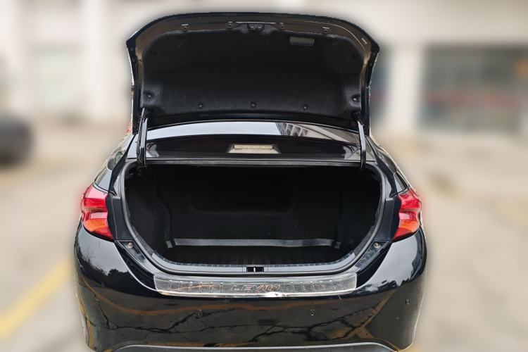 Used Toyota Levin 2017 Revised Dual-Engine 1.8H GS E-CVT Elite Sunroof Version China V Standard Trunk