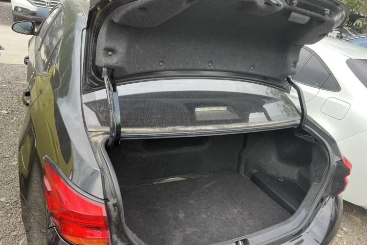 Used Toyota Levin 2017 Revised Dual-Engine 1.8H GS E-CVT Elite Sunroof Version China V Standard Trunk